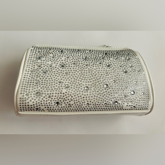 New White Steve Madden Clutch Makeup Bag  iPhone Case Rhinestone Cambodia Summer - Picture 13 of 13